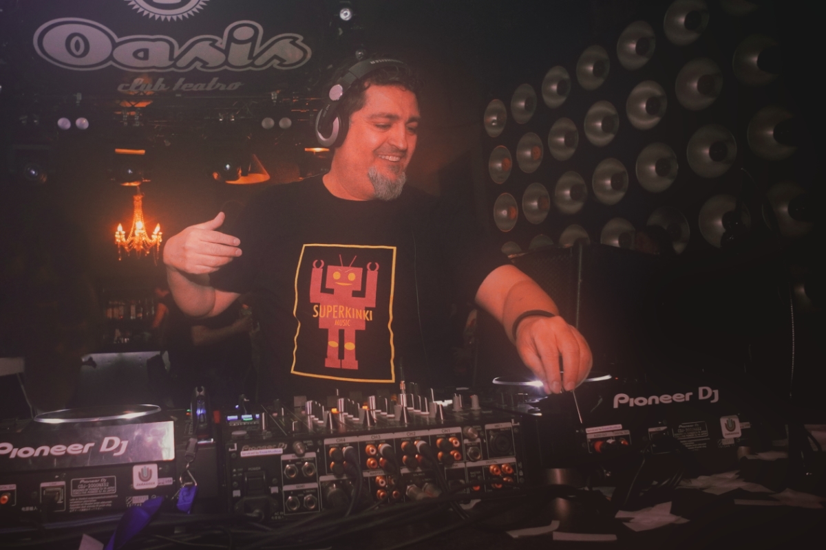 Jason Rivas Playing At Oasis Club Teatro