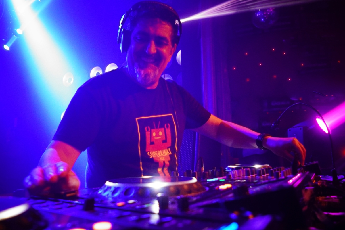 Jason Rivas Playing House Music